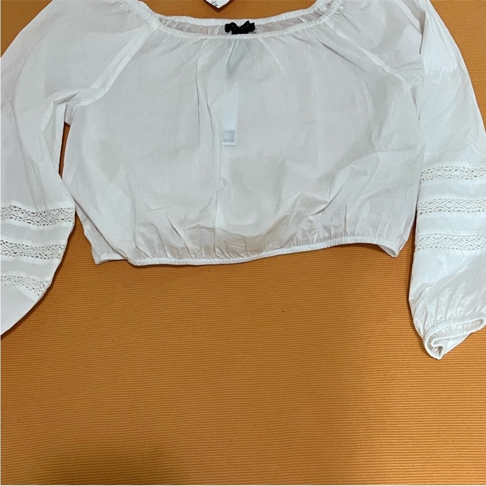 Sanctuary Crisp White off shoulder 3/4 sleeves top. - Picture 5 of 7